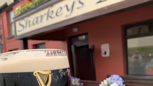 Michael Ó Searcaigh duine d’úinéirí Theach Tábhairne Uí Shearcaigh, Anagaire. show image