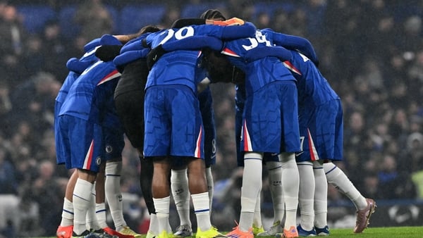 Chelsea players huddle