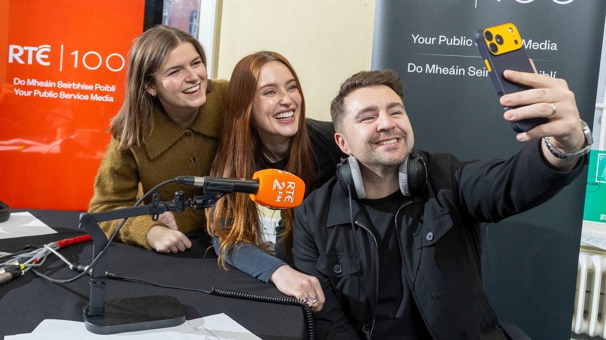 2FM Breakfast with Carl, Roz & Aisling Thursday 15 January 2026