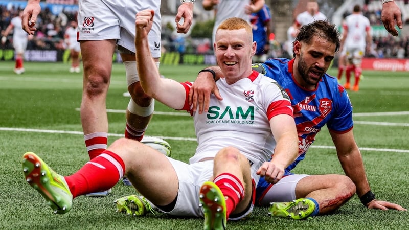Neil Doak celebrates his try