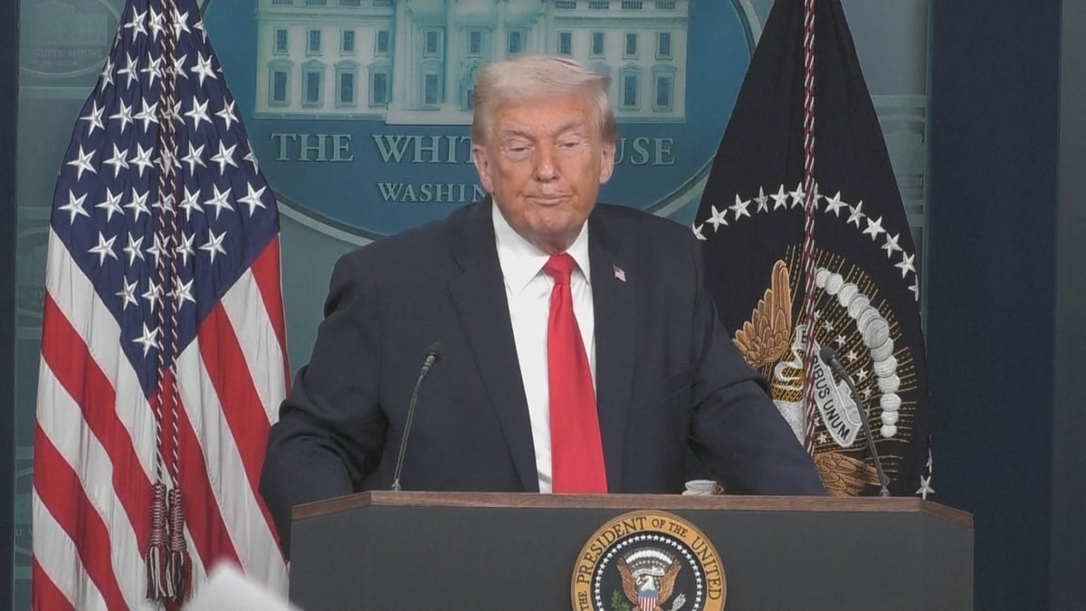 Brian Ó Broin : Tráchtaire ar chúrsaí reatha sna Stáit Aontaithe.