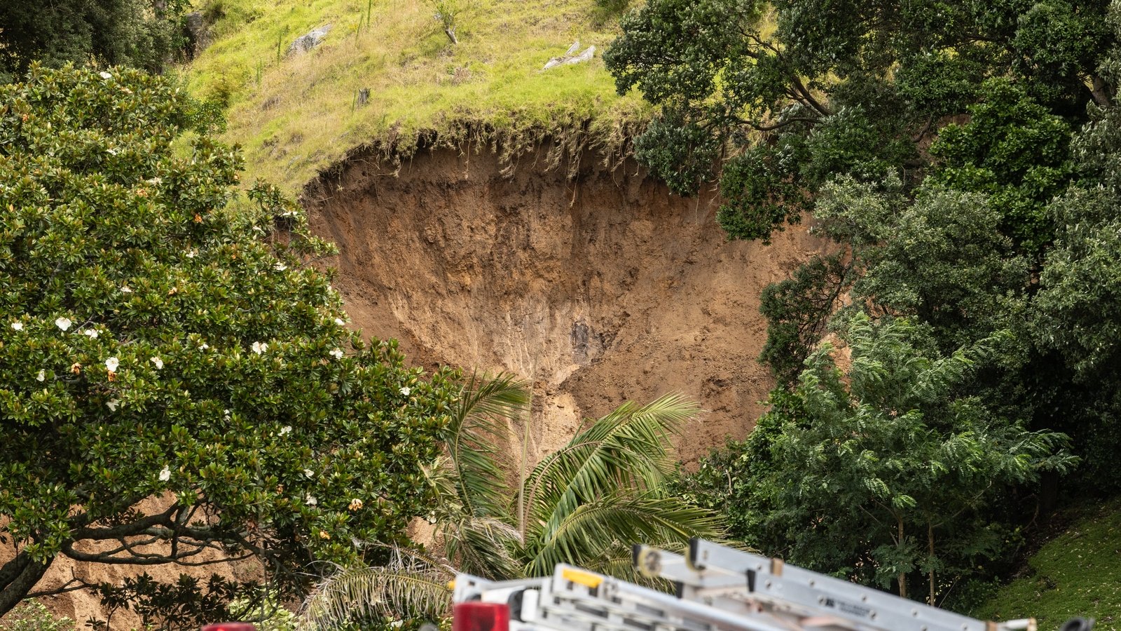 Rescue operations end after New Zealand landslide