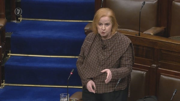 Therapists do not condone "retraumatising" victims of sexual abuse through the use of counselling notes in criminal trials, the Dáil has been told.