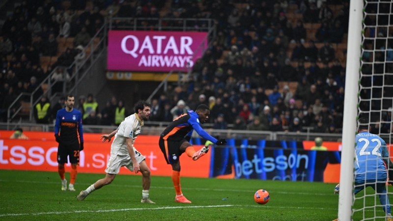 Ange-Yoan Bonny scores for Inter Milan against Pisa, Serie A, January 2026