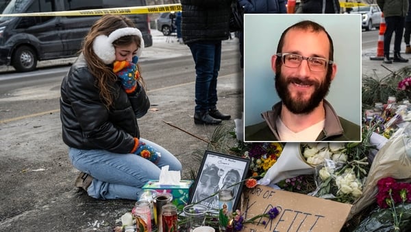 a photograph of alex pretti