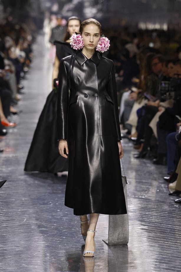 PARIS, FRANCE - JANUARY 26: (EDITORIAL USE ONLY - For Non-Editorial use please seek approval from Fashion House) A model walks the runway during the Christian Dior Haute Couture Week Spring/Summer 2026 show as part of Paris Fashion Week on January 26, 2026 in Paris, France. (Photo by Estrop/Getty Im