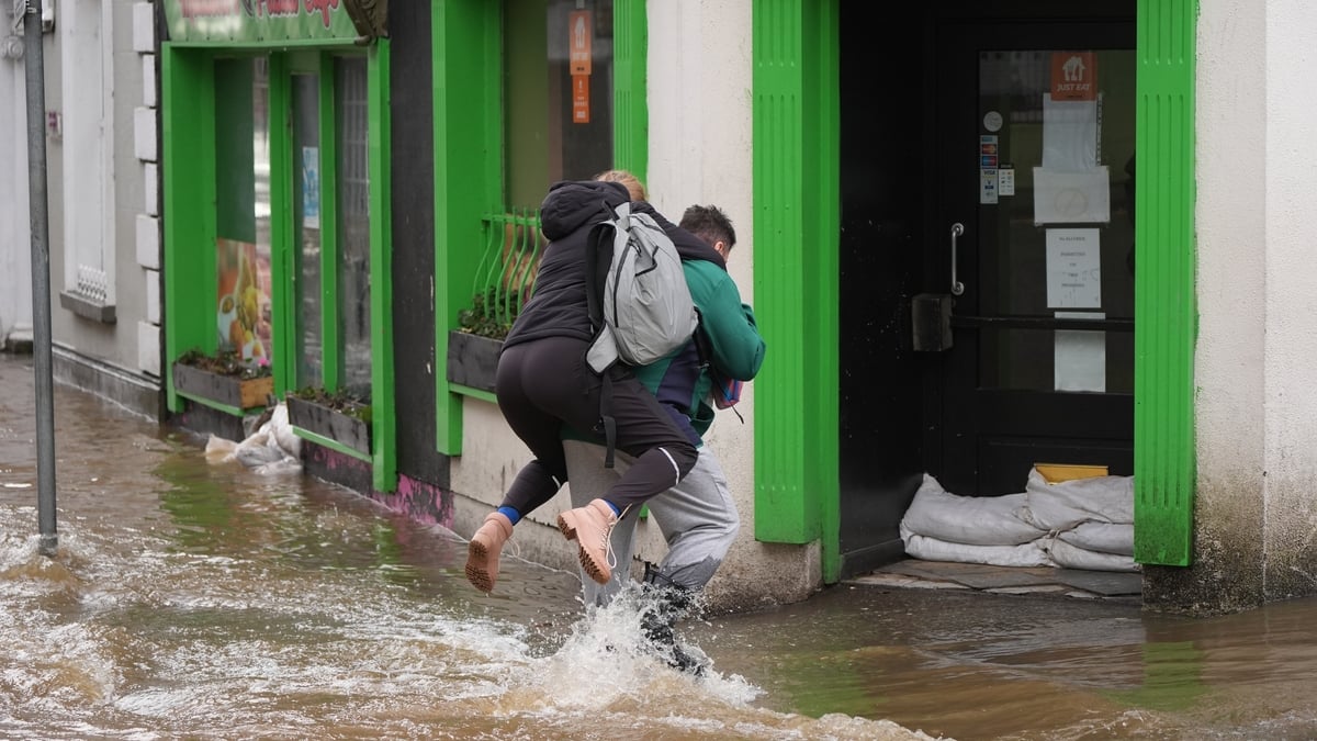 Kevin 'Boxer' Moran visits areas affected by flood damage