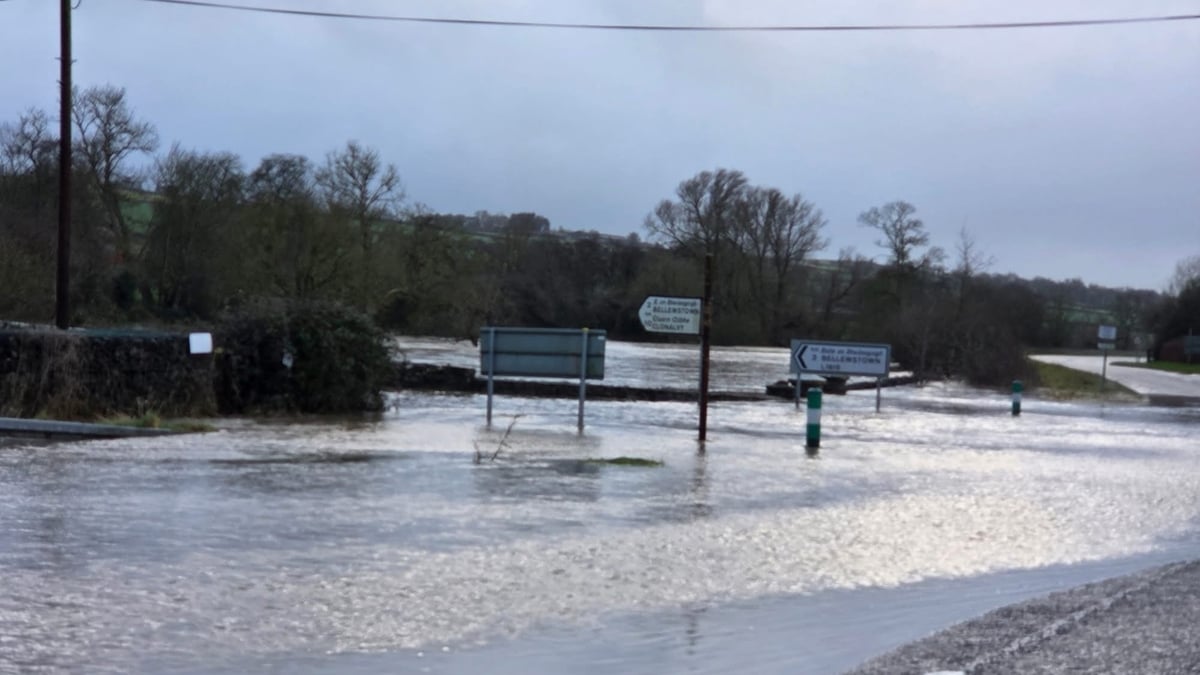 Coastal communities under erosion threat