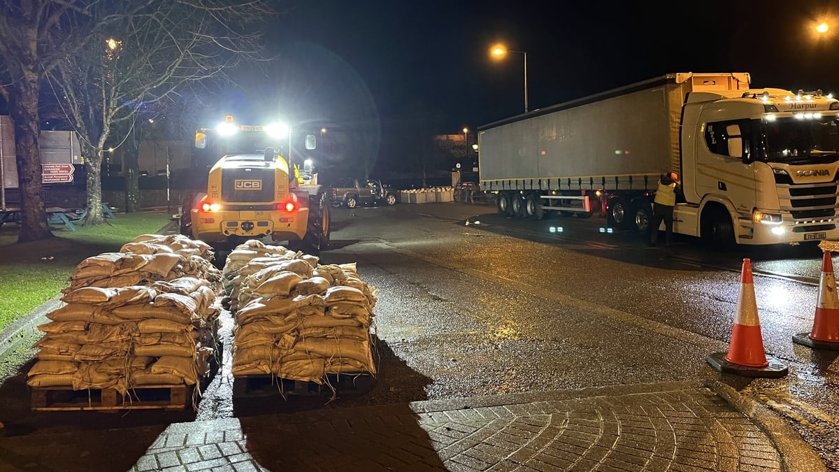 Further flooding alerts for weekend in vulnerable locations