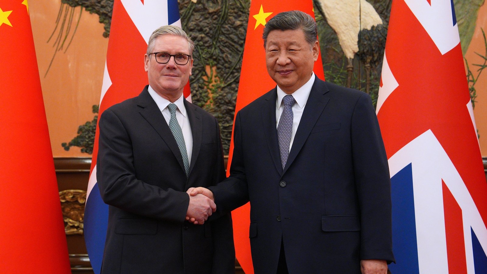 China lifts sanctions on UK politicians