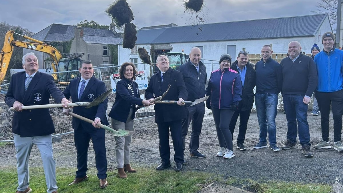 Pacáiste Chumann Gailf Cloich Cheann Fhaola.