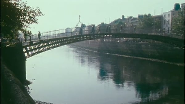 Ha'penny Bridge, Dublin (1981)
