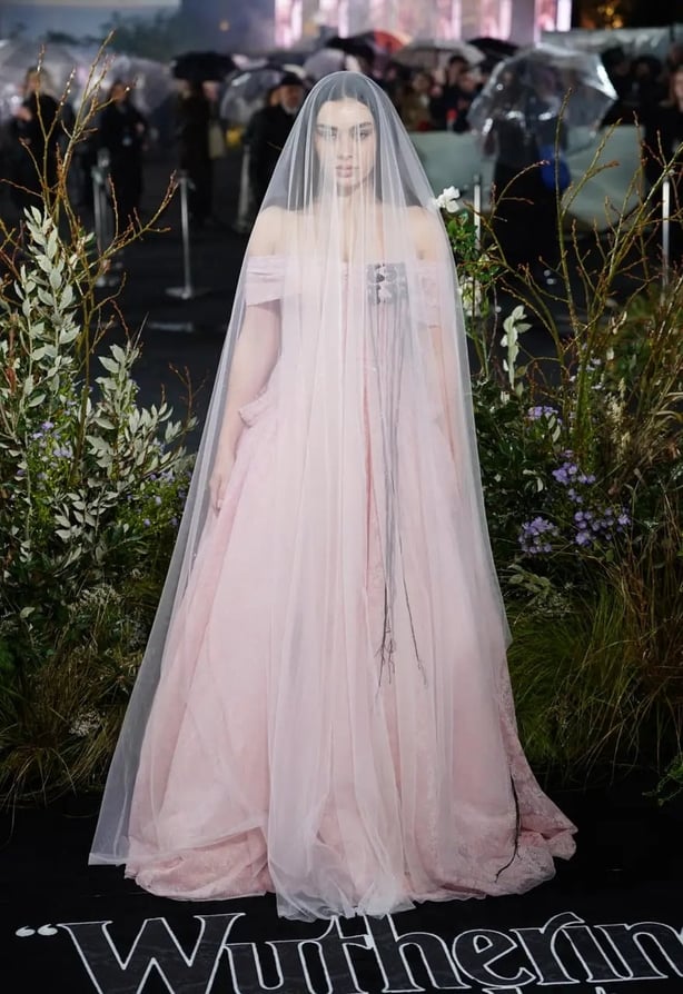 Charli XCX wore a floor-length Victoriana-inspired veil 