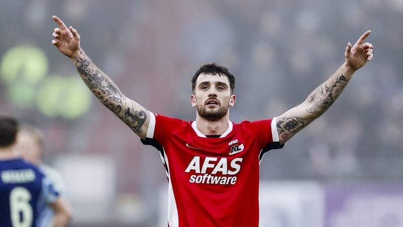 ALKMAAR (l-r) Troy Parrott of AZ celebrates a goal that is disallowed moments later by VAR during the Dutch Eredivisie match between AZ Alkmaar and AFC Ajax at the AFAS Stadium on February 8, 2026, in Alkmaar, Netherlands. PIETER STAM DE JONGE / ANP (Phot