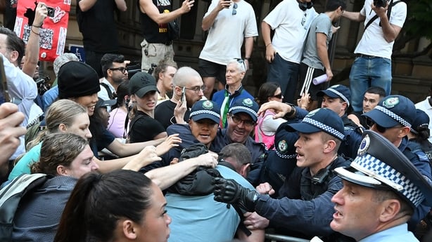 Police scuffle with protesters in sydney 