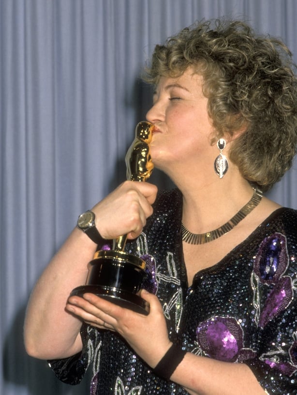 Brenda Fricker attends the 62nd Annual Academy Awards in 1990