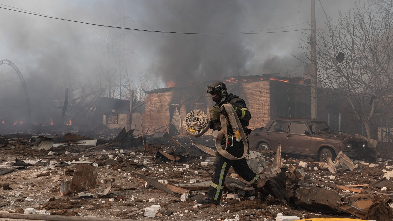 Russian strike on Ukraine kills 4, including 3 children