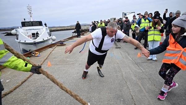 Paralympian and Amputee Shane Mc Loughlin successfully pulled the 120 Tonne Aran Island Ferries’ vessel, Saoirse na Farraige