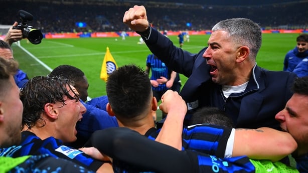 Piotr Zielinski of FC Internazionale celebrates after scoring the third goal with Francesco Pio Esposito of FC Internazionale, teammates and Vice Head Coach Aleksandar Kolarov of FC Internazionale during the Serie A match between FC Internazionale and Juventus FC at Giuseppe Meazza Stadium in San Si