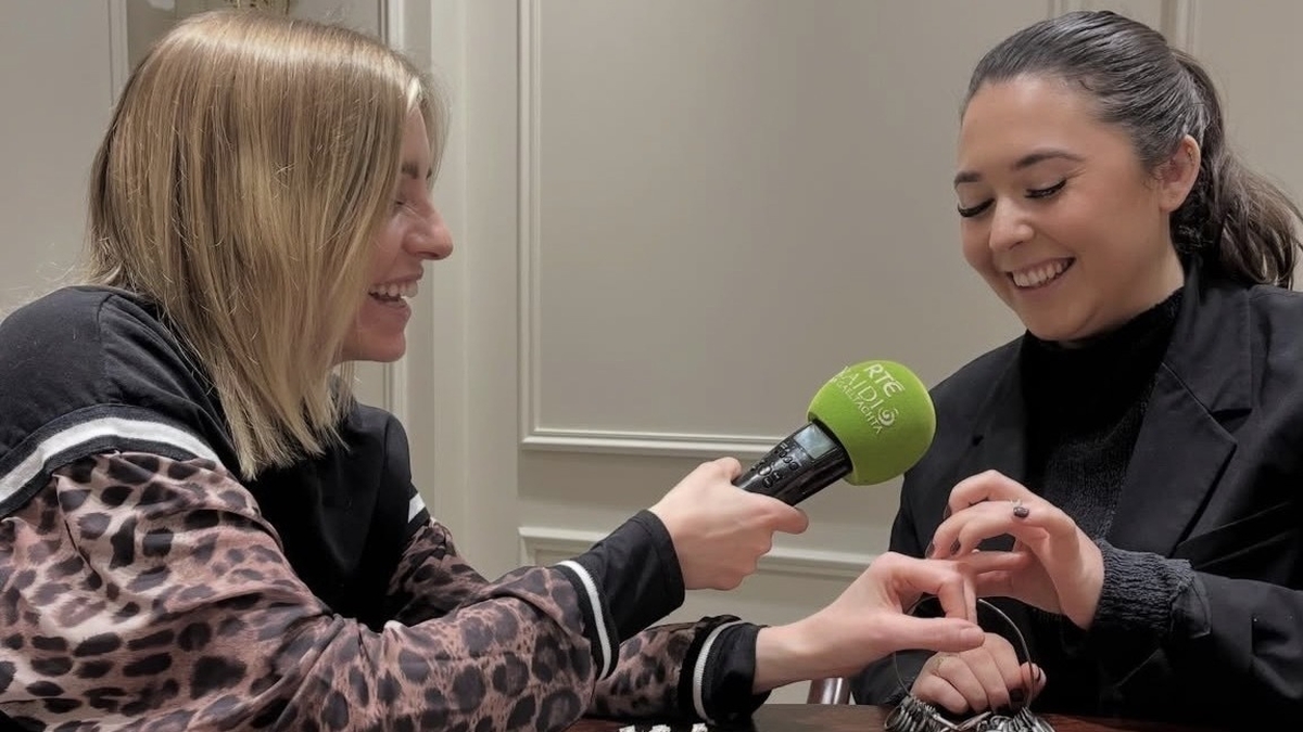 lly Nic Cearáin agus Jessica Lynch, ó Fallers Jewellery. 