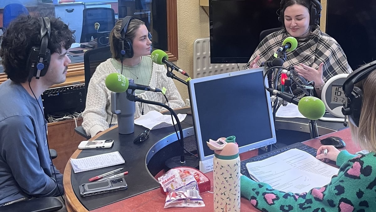 Rhiann Fleming, Séádna Ó Domhnaill, Sinéad Ní Chuinn, painéal na seachtaine. 