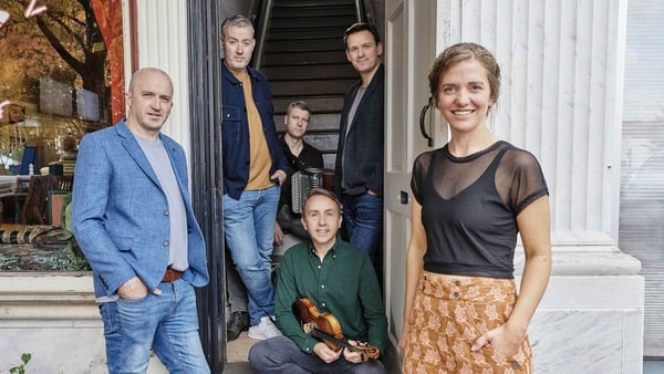 Téada ag ceiliúradh 25 bliain