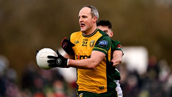 Michael Murphy of Donegal in action against Enda Hession of Mayo during the Allianz Football League Division 1 match between Donegal and Mayo at O'Donnell Park in Letterkenny, Donegal. Photo by Ramsey Cardy/Sportsfile