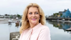 Cynthia Ní Mhurchú show image