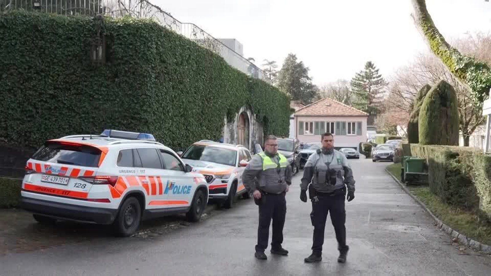 US and Iran begin nuclear talks as threat of war looms