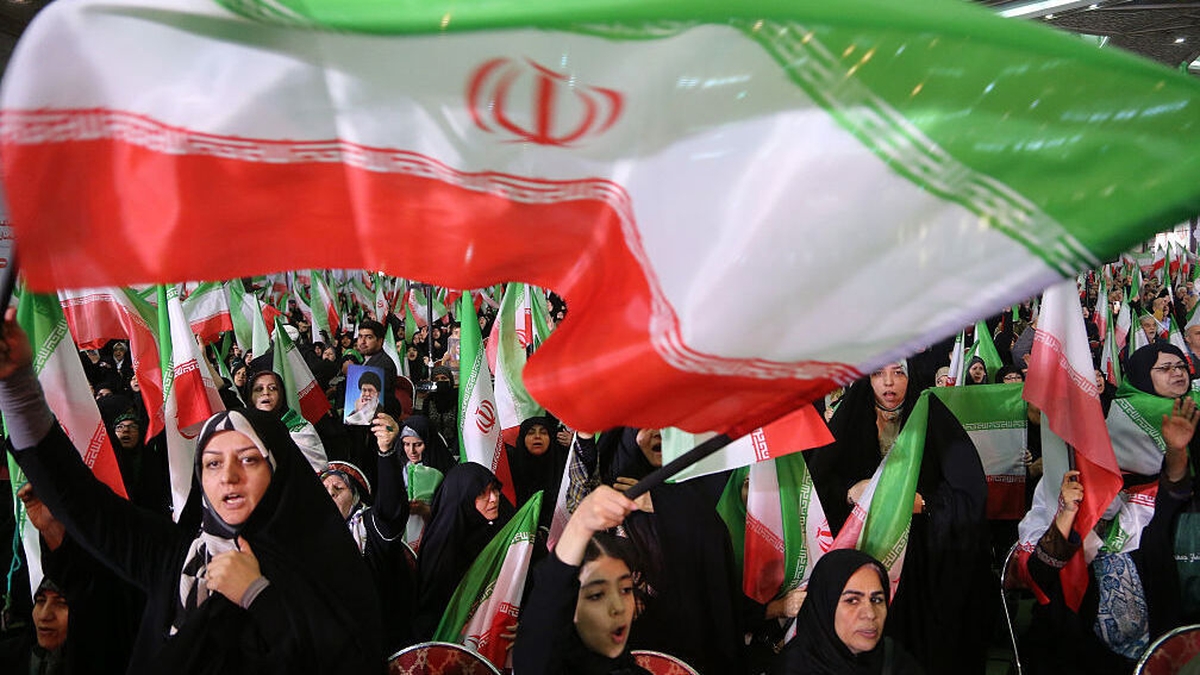 US increases pressure on Iran