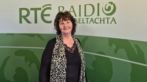 Sarah Ghriallais, as Muiceanach idir Dhá Sháile  show image