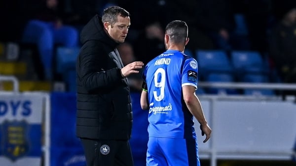 Waterford manager Jon Daly issues instructions to Pádraig Amond of Waterford during the SSE Airtricity Men's Premier Division match between Waterford and Sligo Rovers at RSC in Waterford. (Photo By Tyler Miller/Sportsfile via Getty Images)