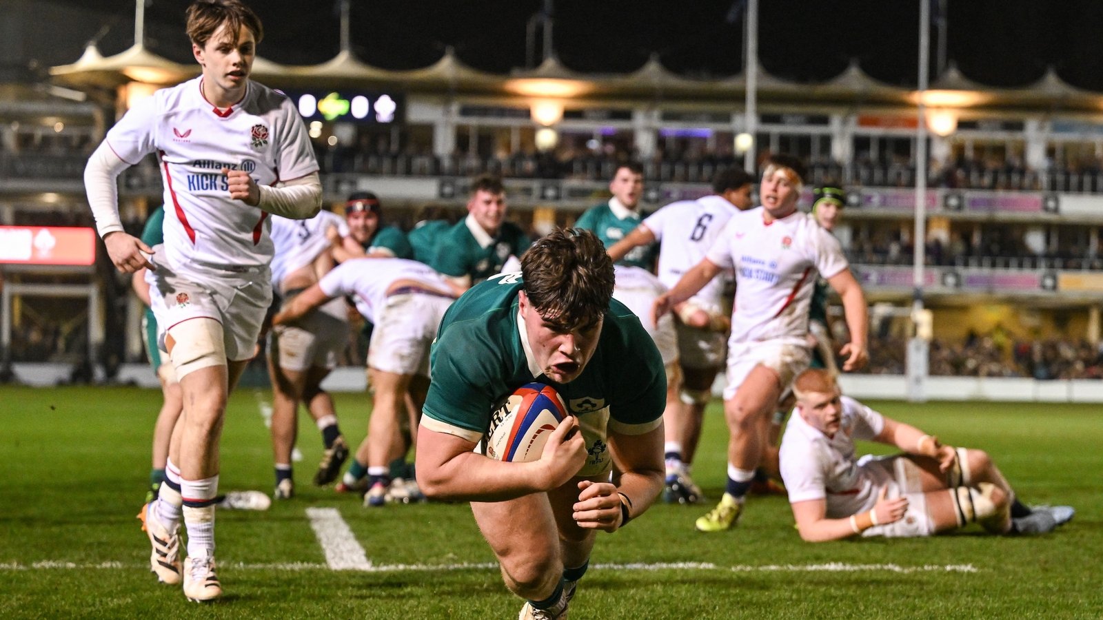 Four-try Ireland make a statement with win in England