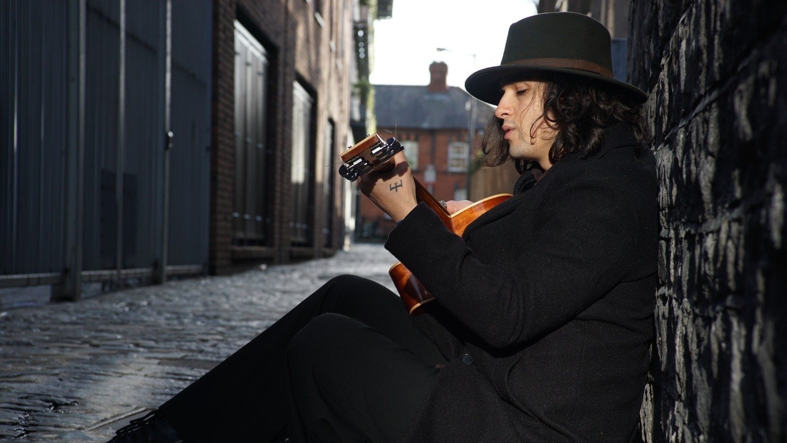 Behind the music - Cauan