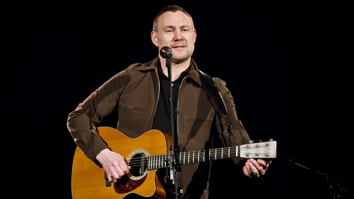 David Gray “My Dad pulled out his chemo tubes and came and cheered Bowie up”  