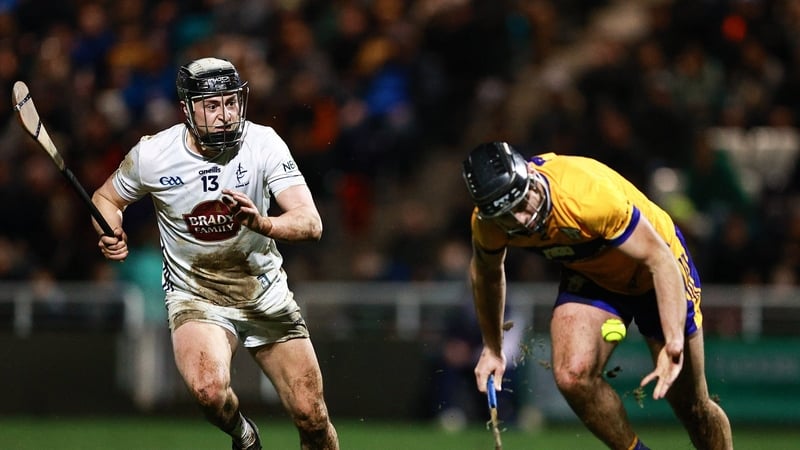 David Qualter of Kildare (l) in action against Dylan McMahon of Clare - Division 1B hurling, Feb 2026