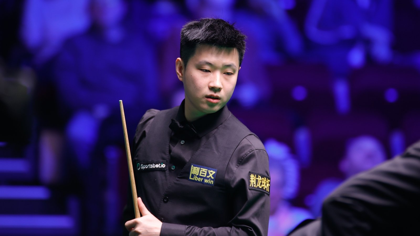 Xintong fights back against Allen to book final spot