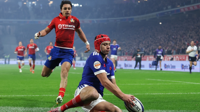LILLE, FRANCE - FEBRUARY 22: Louis Bielle-Biarrey of France scores his team's first try during the Guinness Six Nations 2026 match between France and Italy at Stade Pierre Mauroy on February 22, 2026 in Lille, France. (Photo by David Rogers/Getty Images)