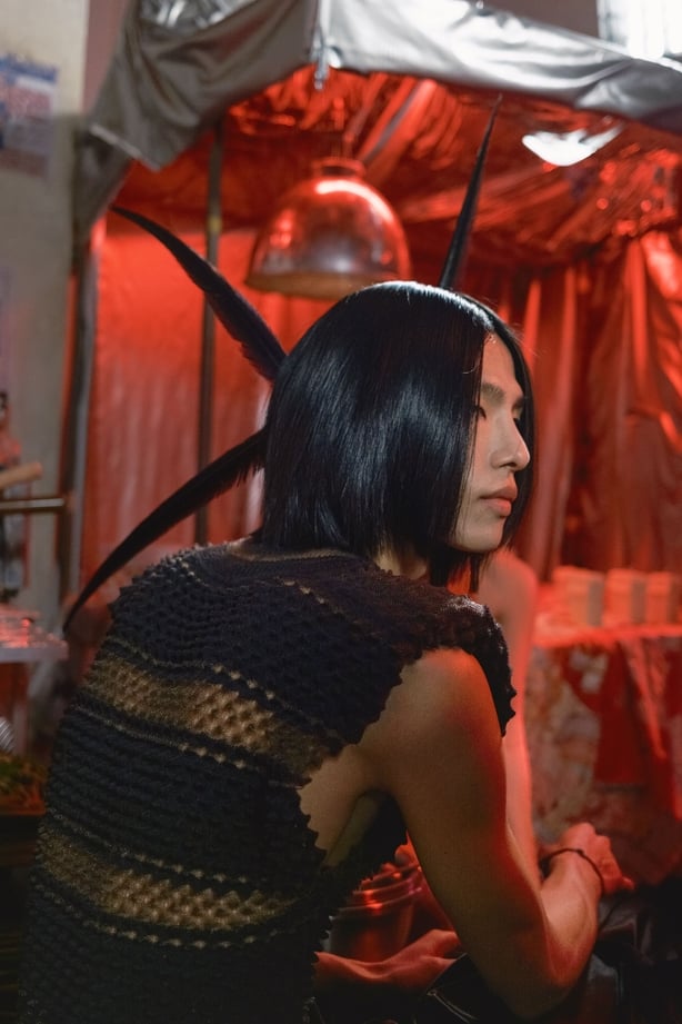 A model with shiny poker straight hair