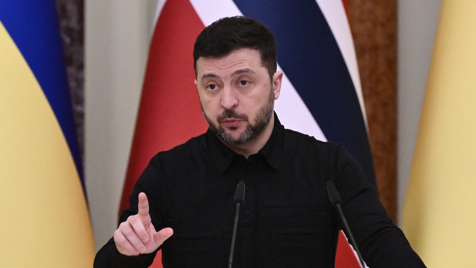 Repairs to pipeline 'not that fast', Zelensky says