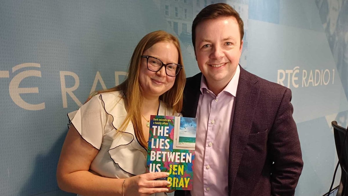 The Lies Between Us - Jennifer Bray's debut novel