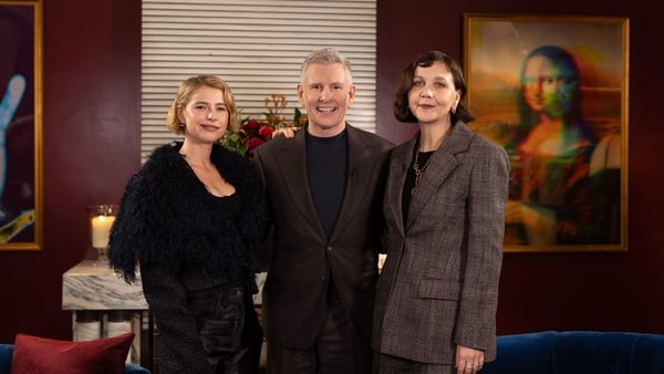(L-R) Jessie Buckley, Patrick Kielty, and Maggie Gyllenhaal on The Late Late Show