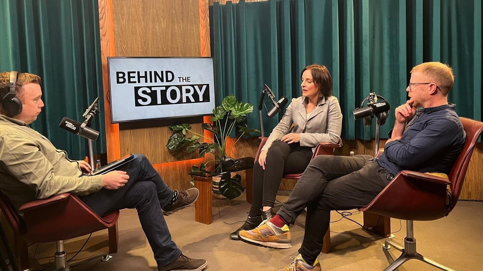 Mesmerizing Podcast: Who Is Larry Goodman? And Axing The Arts Degree? Scene in 4K Mesmerizing Podcast: Who Is Larry Goodman? And Axing The Arts Degree? Scene in 4K