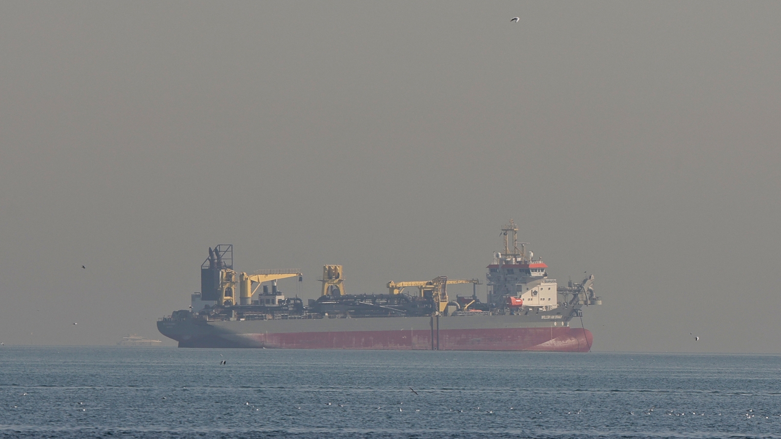Oil Prices Stay Stable Amid Iran Conflict Due to Multiple Factors