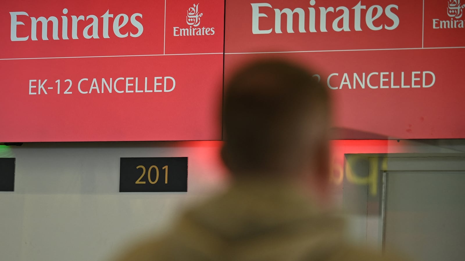 Some flights to depart UAE, but advice to shelter remains