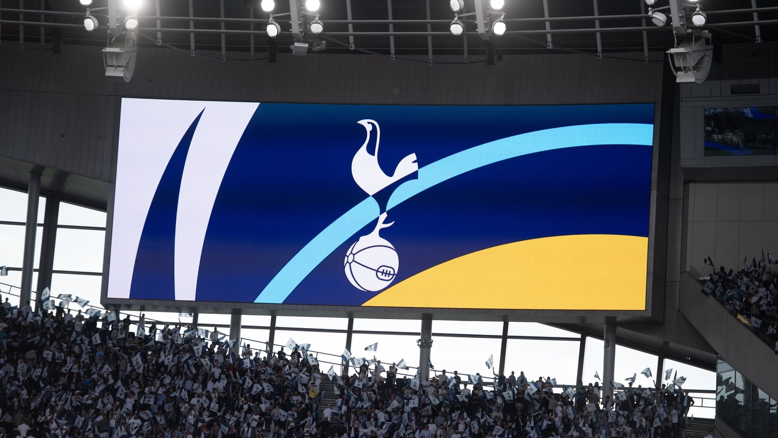Tottenham ban fans for making Nazi salutes in Germany