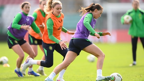 Abbie Larkin, right, and Leanne Kiernan during a Republic of Ireland women training session at Tallaght Stadium in Dublin. Photo by Stephen McCarthy/Sportsfile