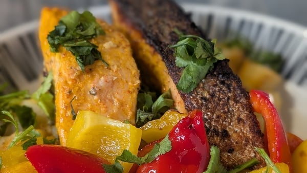 Spiced salmon with vegetables