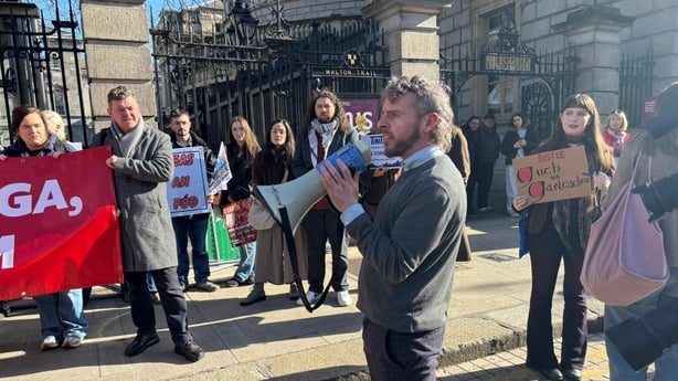 John Prendergast ag agoidiocht