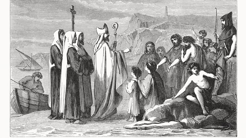 Saint Patrick (ca. 400 - 461 or 493) missionizes in Ireland. Saint Patrick was a Roman-British Christian missionary and is considered a national saint in Ireland. Wood engraving from the book "Geschichte des Reiches auf Erden Gottes oder Christliche Kirch